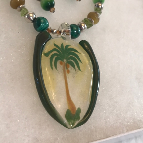 Artisan Lampwork pendant necklace & earring set - Picture 3 of 8